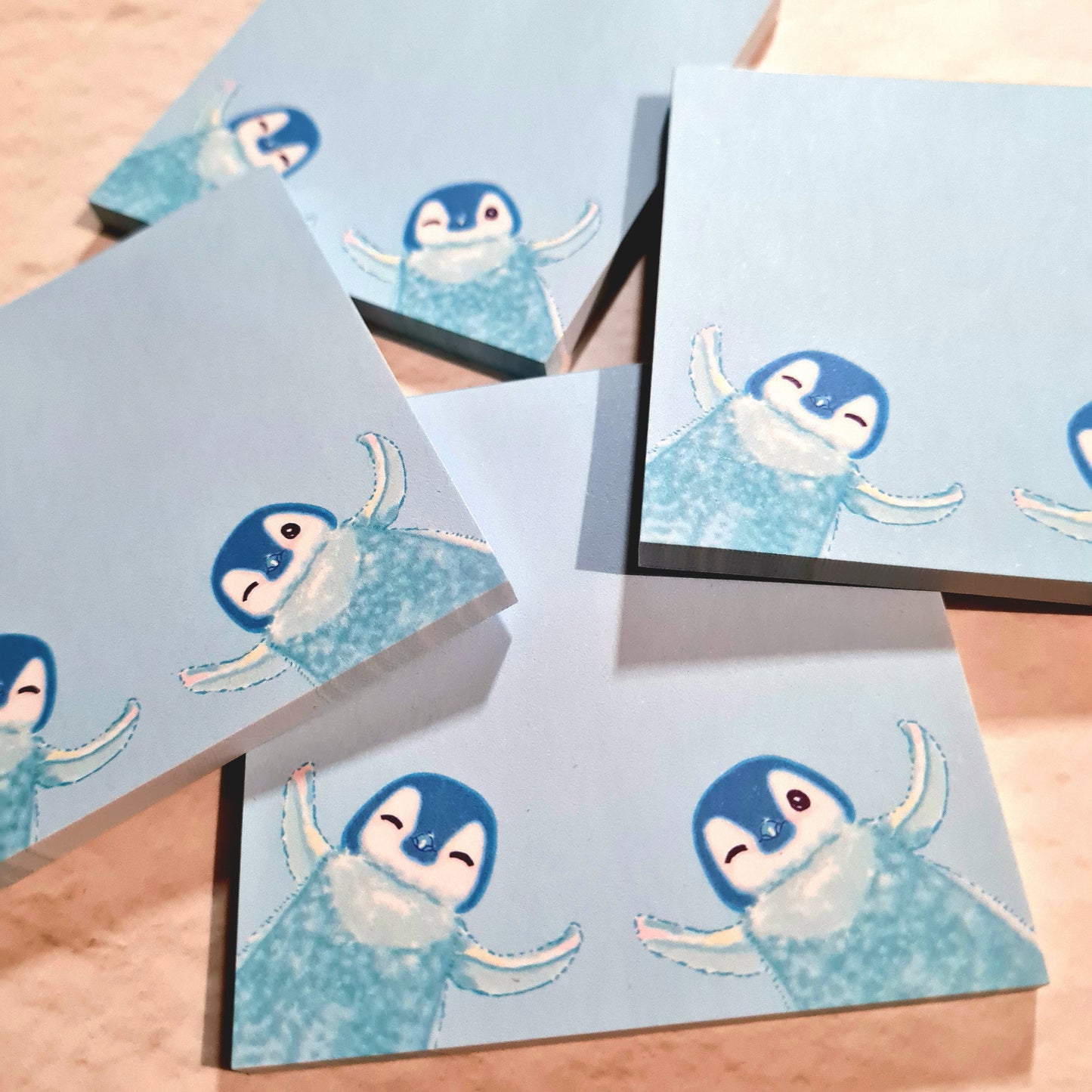 Eating Penguin mini Memo Pad 3 inches square(50 sheets)